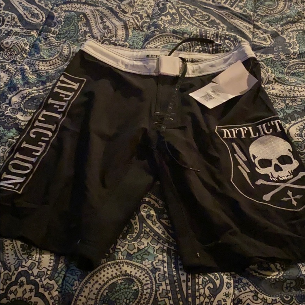 Men’s Affliction shorts Size 32